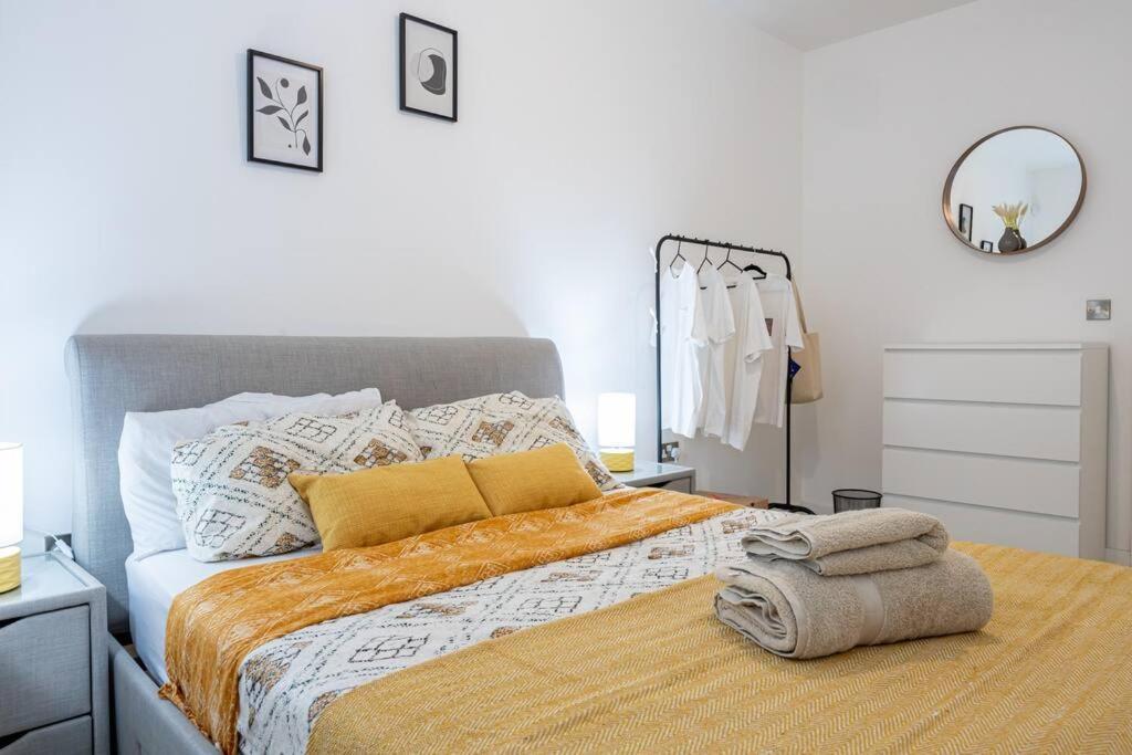Centre - Luxe 2bed Palazzo Манчестер